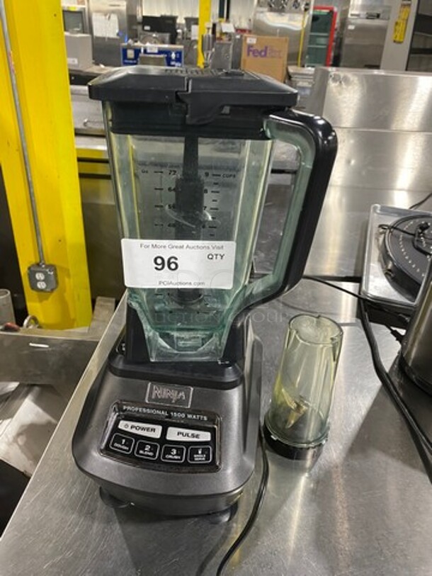 Ninja Countertop Professional Blender! Model: BL77130 120V - Image 1 of 9