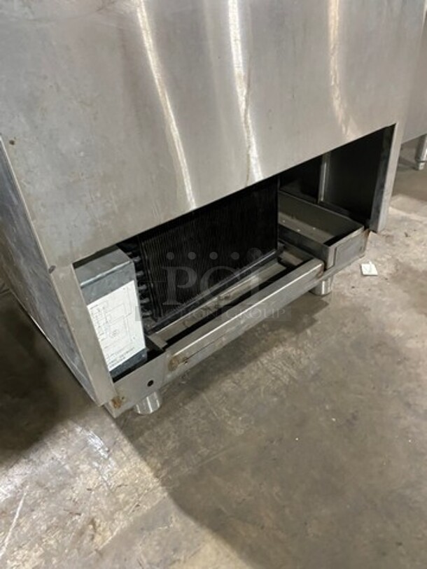 Beca Commercial Undercounter Glass Chiller! All Stainless Steel! On Legs! Model: BGFS124 SN: 00003123 115V - Image 8 of 9