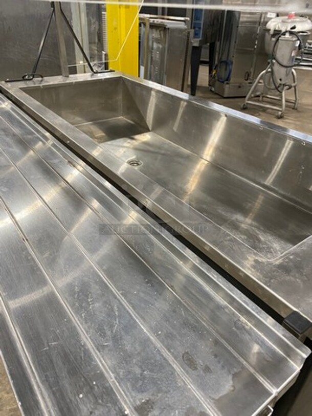Vollrath Commercial Refrigerated Food Serving Station Counter/ Cold Pan! With Sneeze Guard! With Lowering Prep Line! Stainless Steel Body! On Casters! Model: R3871660 SN: B31500809205001 120V 60HZ 1 Phase - Image 5 of 11