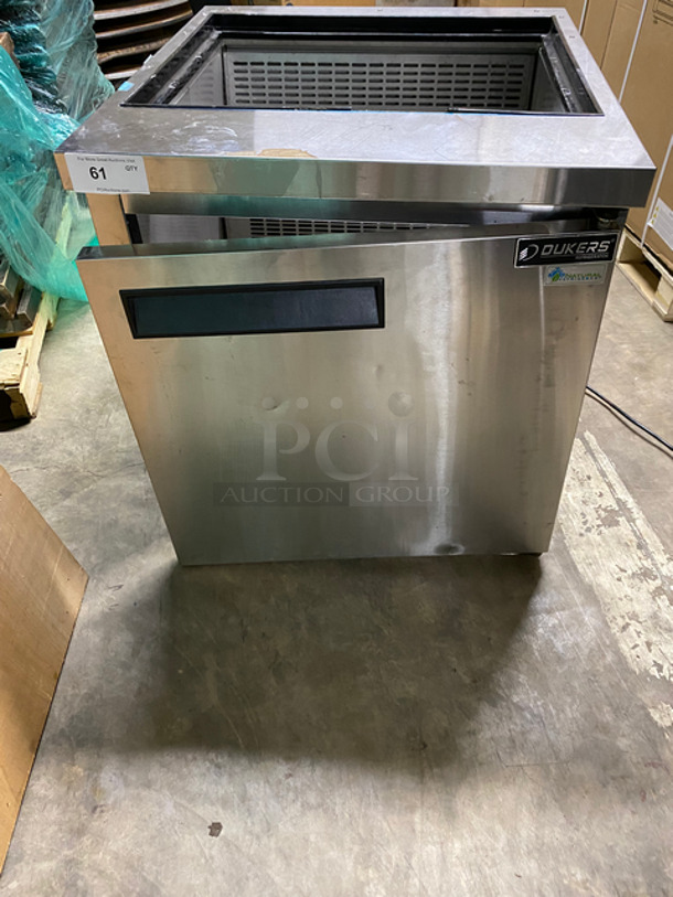 SCRATCH & DENT! Dukers Commercial Refrigerated Sandwich Prep Table! With Single Door Storage Space Underneath! Solid Stainless Steel! Powers On, Doesn't Go Down To Temp! Model: DSP29 115V 60HZ 1 Phase