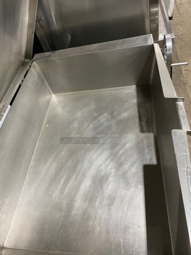 Vulcan Hart Commercial Electric Powered Tilt Skillet/Braising Pan! All Stainless Steel! On Legs! - Image 5 of 8