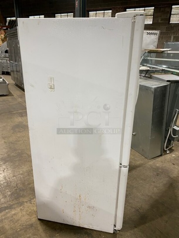 Whirlpool Half Cooler Half Freezer Combo Unit! Model: EB9SHKXVQ05 SN: K33217785 115V - Image 5 of 10