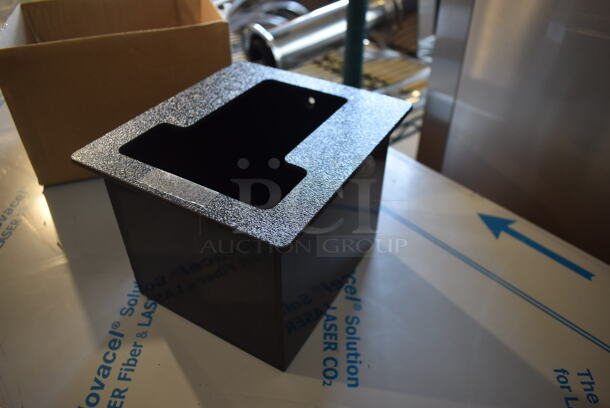 6 BRAND NEW IN BOX! Vollrath FML-1 Black Poly Flushmount Lid Holders. 6 Times Your Bid!