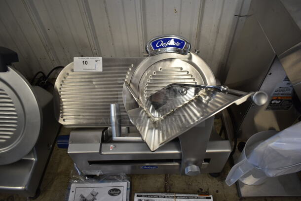 BRAND NEW SCRATCH AND DENT! Globe Chefmate GC512 Stainless Steel Commercial Countertop Automatic Meat Slicer w/ Blade Sharpener. 115 Volts, 1 Phase. Tested and Working! - Image 1 of 10