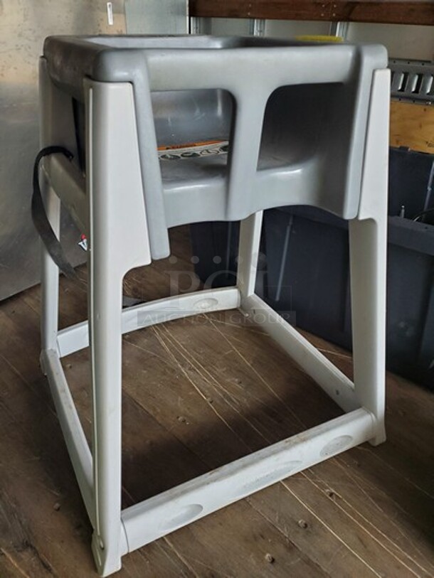 High Chair  - Image 2 of 3