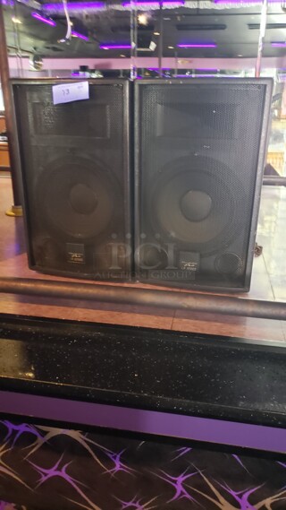 Lot of 2 Speakers

Not tested 

(Location 2)