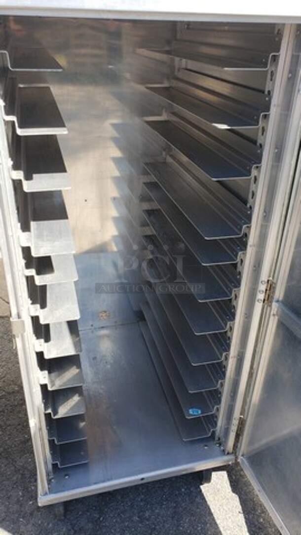 Cres Cor Crescent Mobile Holding Cabinet! - Image 2 of 5