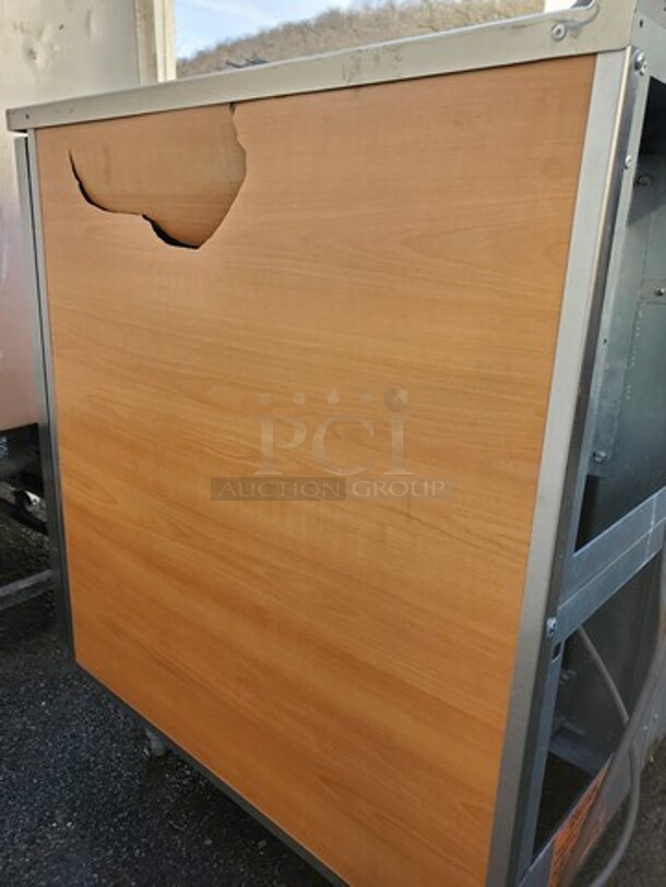 Duke RBC-60M Commercial Worktop Refrigerator (Dent on one side), 120V, 60WX30DX36H - Image 5 of 6