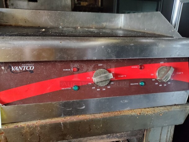 AVANTCO Electric Countertop Griddle 29X19X10 Working!  - Image 4 of 5