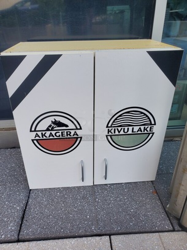 Storage cabinet - Image 1 of 3