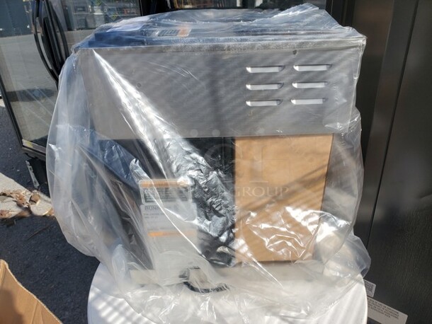 Bunn VPR Coffee Maker. Excellent Condition - Image 1 of 4