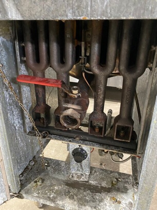 Commercial Natural Gas Powered Deep Fat Fryer! With 2 Metal Frying Baskets! All Stainless Steel! On Legs! - Image 7 of 9