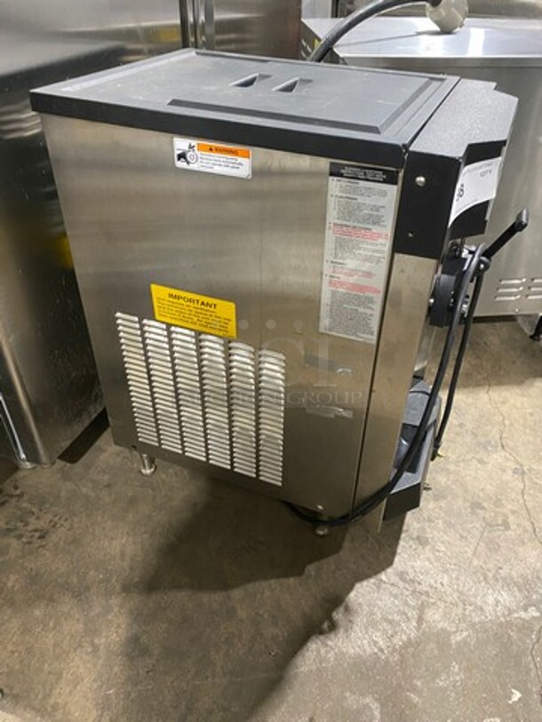 Electro Freeze Commercial Ice Cream/ Gelato Batch Freezer Machine! All Stainless Steel! Model: CS4242 SN: E2P1073 115V 60HZ 1 Phase - Image 3 of 10