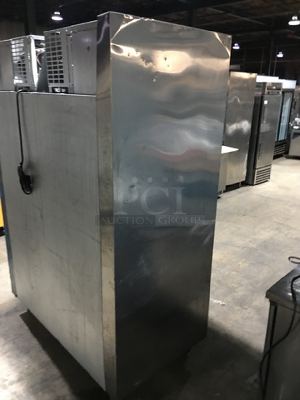 WOW! Traulsen 2 Door Half Cooler Half Freezer Combo Unit! All Stainless Steel! On Casters! Model: ADT232WUT-FHS 115V 60HZ 1 Phase - Image 4 of 8