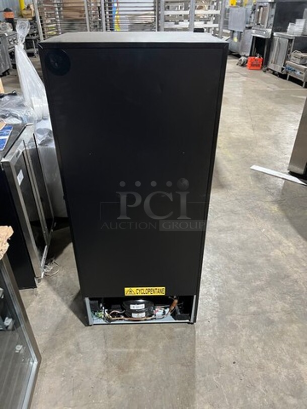 NEW! OUT OF THE BOX! SCRATCH-N-DENT! Whynter Single Door Wine Bottle Cooler/Chiller! With View Through Door! With Racks! 34 Wine Bottle Capacity! Model: FWC1201BB 115V - Image 4 of 8