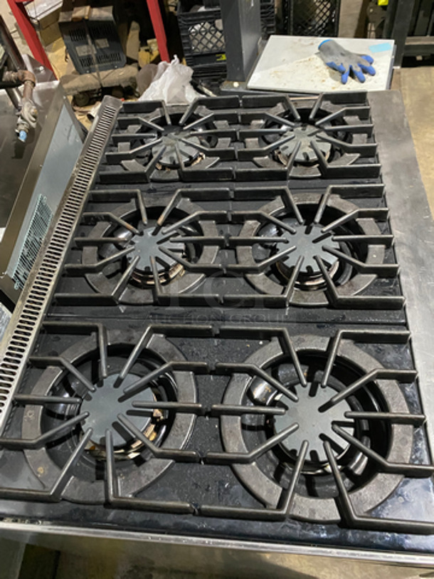 Viking Professional Gas Powered 6 Burner Stove! With Full Size Oven Underneath! With Metal Oven Racks! All Stainless Steel! - Image 5 of 10