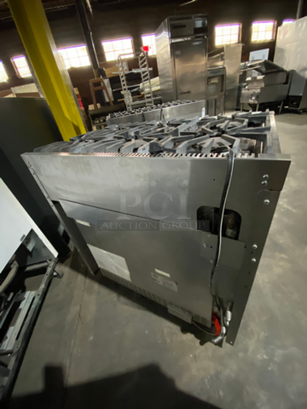 Viking Gas Powered 6 Burner Stove! With Full Size Oven Underneath! All Stainless Steel! - Image 3 of 12