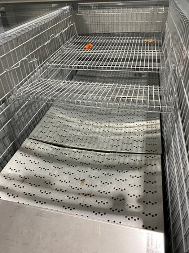 AHT Commercial Reach Down Chest Freezer Display Merchandiser! Model: SYDNEY223 SN: 34885300000664 110/120V 60HZ 1 Phase - Image 6 of 10