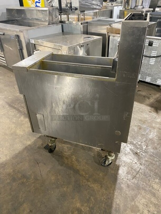 Pitco Commercial Gas Powered Split Bay Deep Fat Fryer! With 2 Small Frying Baskets! All Stainless Steel! On Casters! Model: SG14T SN: G13FC030504 - Image 2 of 10