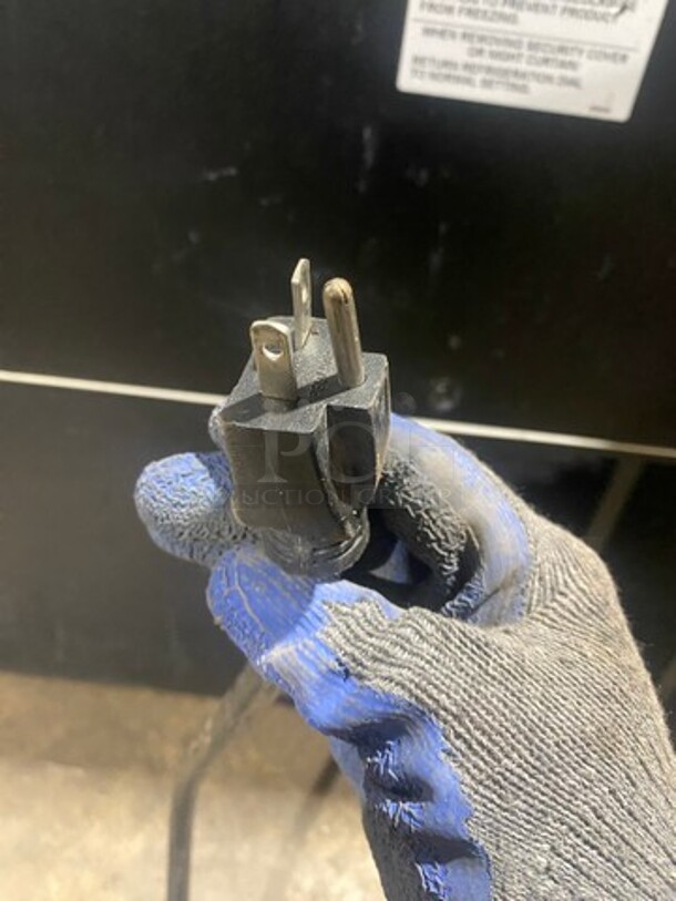 COOL! Federal Industries Commercial Refrigerated Grab-N-Go Open Case Merchandiser! With Rear Access Doors!  Model: LPRSS32 SN: 130108744222 120V 60HZ 1 Phase - Image 7 of 9