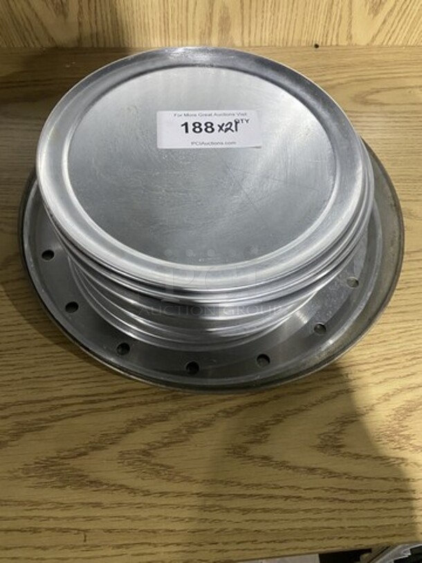 Assorted Pizza Pans! 21 X Your Bid! - Image 1 of 9