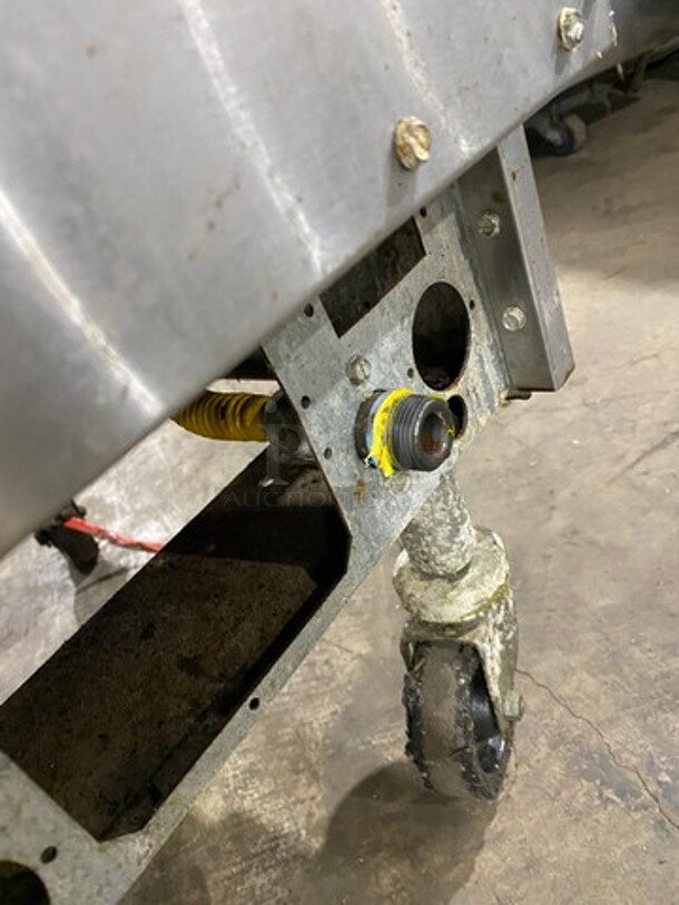 Pitco Commercial Gas Powered Split Bay Deep Fat Fryer! With 2 Small Frying Baskets! All Stainless Steel! On Casters! Model: SG14T SN: G13FC030504 - Image 10 of 10