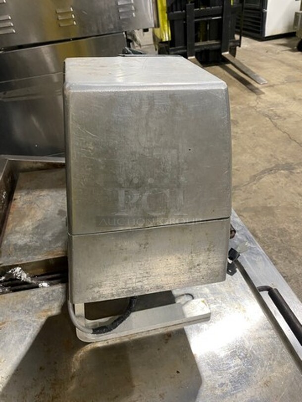 Hobart Commercial Countertop Meat Tenderizer Machine! Stainless Steel Body! Model: 403 SN: 311555972 115V 60HZ 1 Phase - Image 3 of 7
