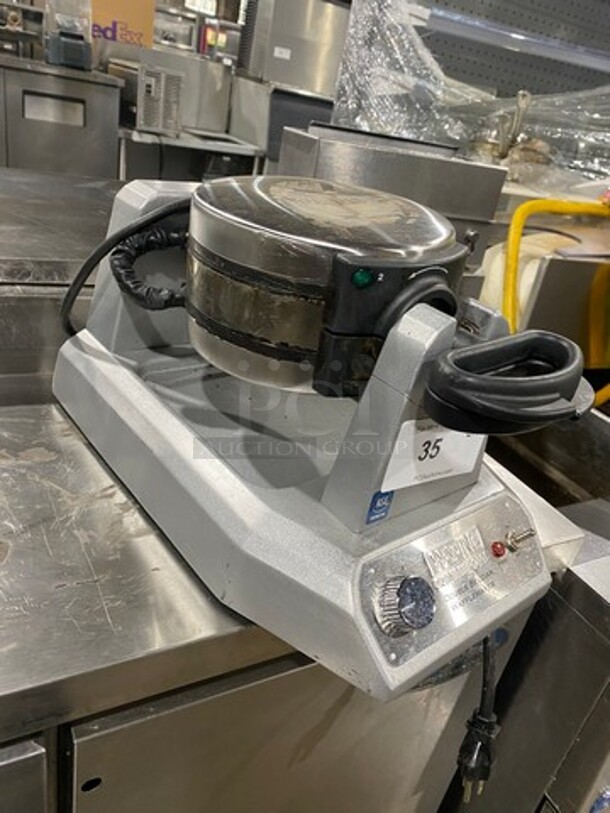 Waring Commercial Countertop Rotating Waffle Maker! Model: WW200 120V - Image 2 of 9