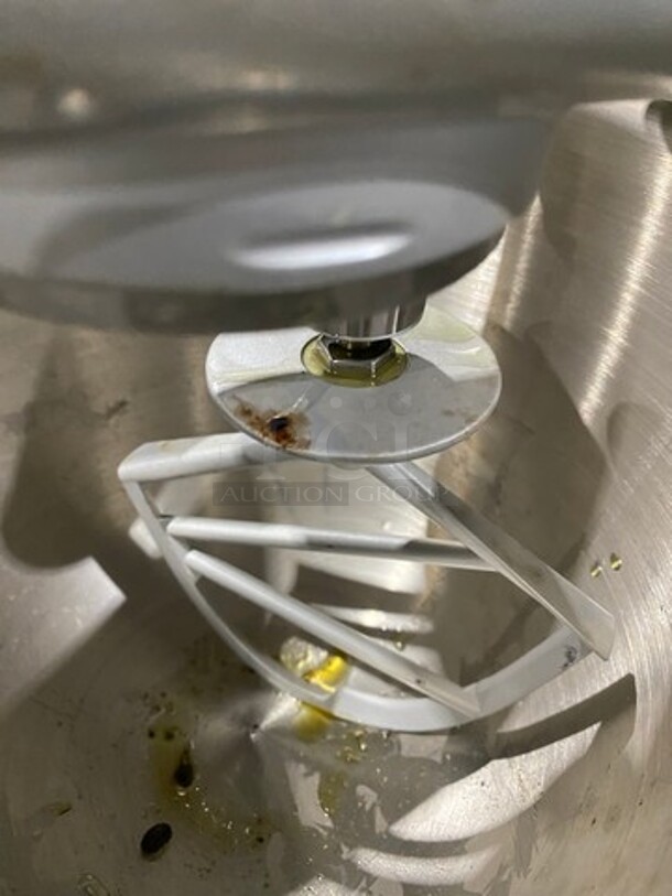 Cuisinart Countertop Mixer! With Mixing Bowl! With Paddle, Whisk And Hook Attachement! - Image 6 of 8