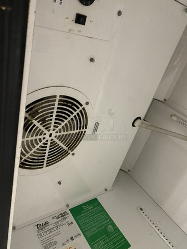 True Commercial Single Door Reach In Refrigerator Merchandiser! With View Through Door! With Poly Coated Racks! Model: GDM26 SN: 13168480 115V 60HZ 1 Phase - Image 6 of 8