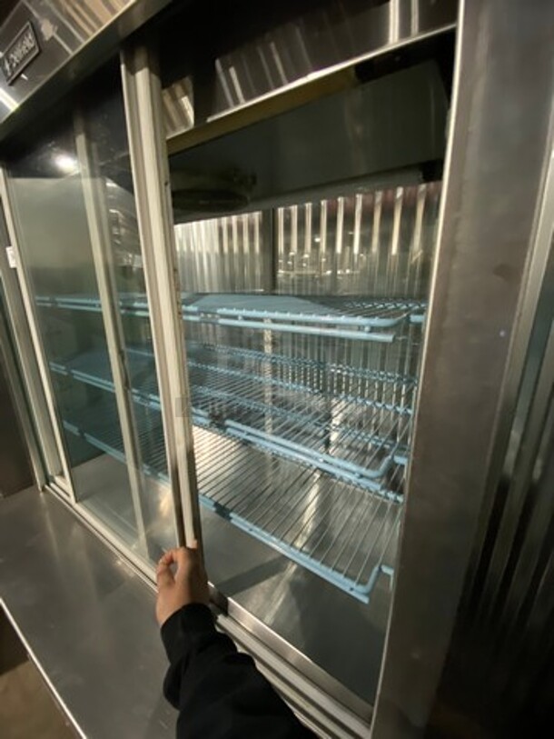 Delfield Commercial Refrigerated Closed Grab-N-Go Display Case! With View Through Doors! Poly Coated Racks! With Dry Storage Space Underneath! Solid Stainless Steel! On Legs! - Image 5 of 9
