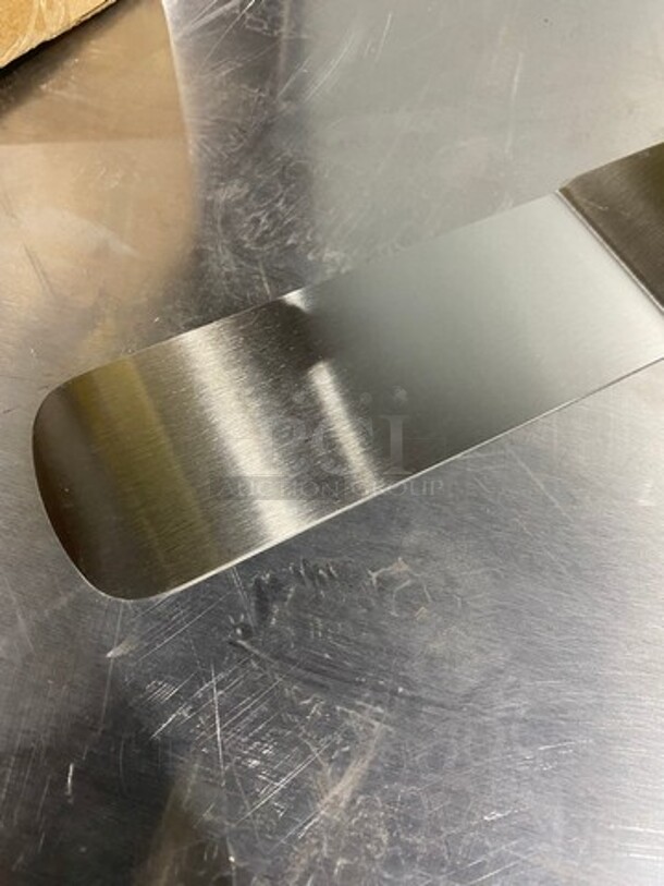 NEW! IN THE BOX! Metal Griddle Spatula! With Wooden Handle! 8 In 1 Box! 1 Box Per Lot! 8x Your Bid! - Image 5 of 7