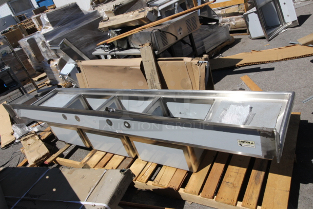 BRAND NEW SCRATCH & DENT! Regency 121" 16-Gauge Stainless Steel Three Compartment Commercial Sink with Galvanized Steel Legs and 2 Drainboards - 23" x 23" x 12" Bowls - Image 5 of 7