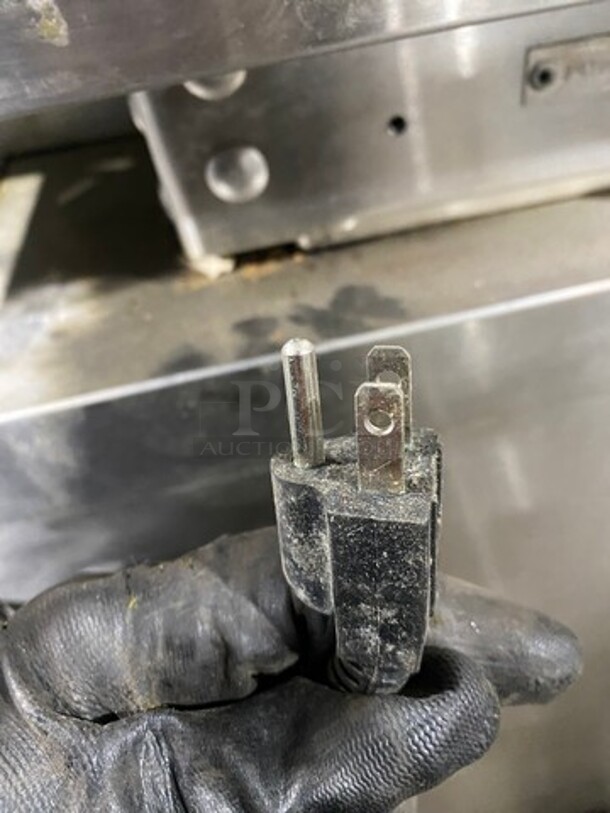 Hardt Commercial Natural Gas Powered Rotisserie Machine! With View Through Front Access Door! All Stainless Steel! Model: INFERNO3500 SN: 100935HFD11174 - Image 7 of 12