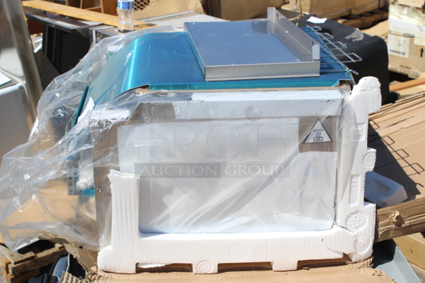 BRAND NEW SCRATCH & DENT! Avantco T3600B Commercial 14 1/2" Wide Conveyor Toaster with 3" Opening - 208V, 3600W, 1200 Slices per Hour. Packaging is damaged. 18-1/2x18x16-1/2 - Image 5 of 6