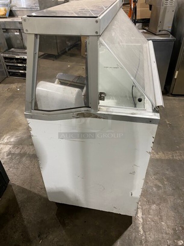 Hussmann Commercial 8 Flavor Ice Cream Dipping Display Merchandiser! Model: DCSG8 SN: 08E01955410 115V 60HZ 1 Phase - Image 2 of 7