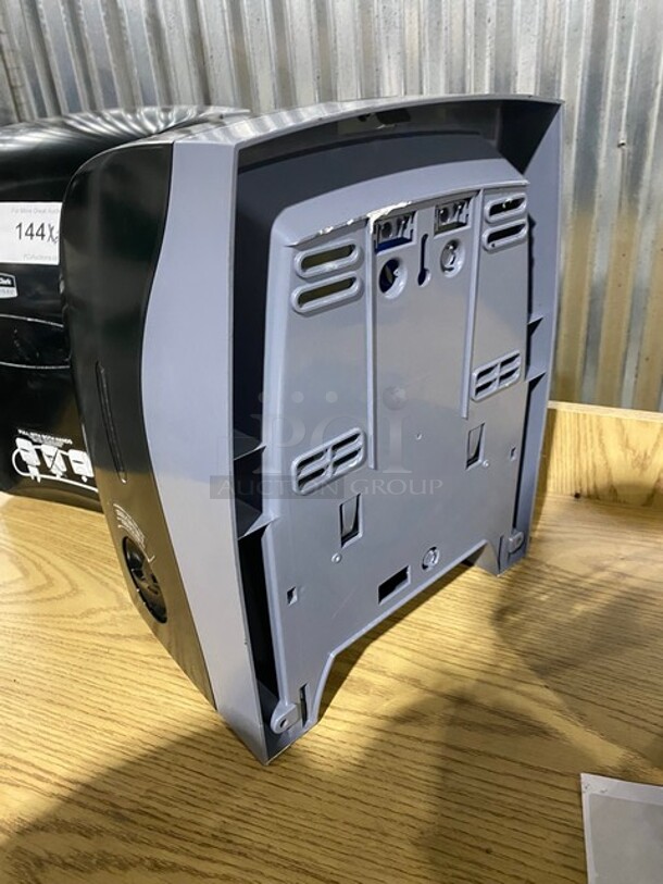 Kimberly Clark! Manual Paper Towel Dispenser! 2 X Your Bid! - Image 5 of 6