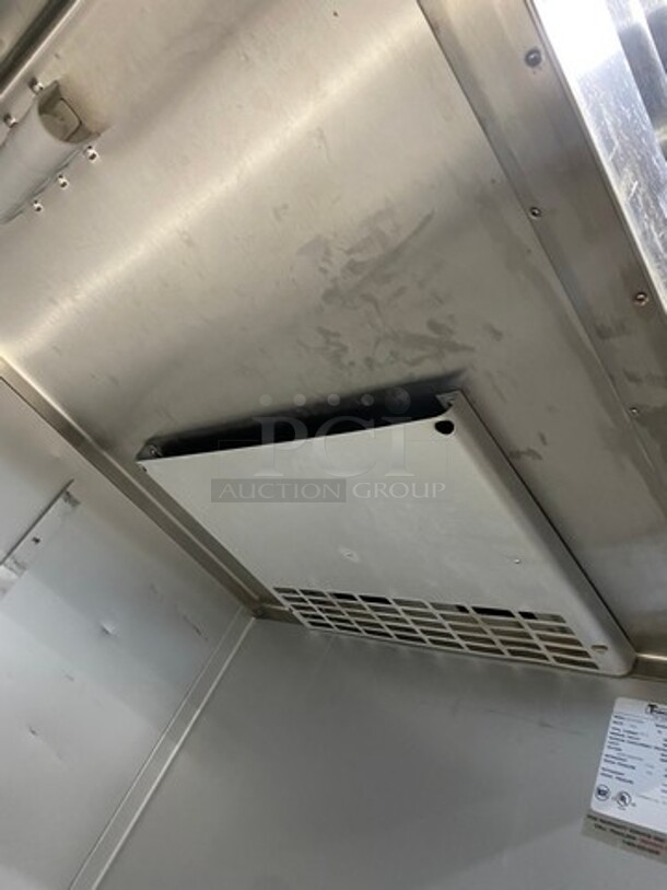 Traulsen Commercial Single Door Roll In Refrigerator! Solid Stainless Steel! Model: ARI134LUTFHS SN: T26797K06 115V 60HZ 1 Phase - Image 7 of 10