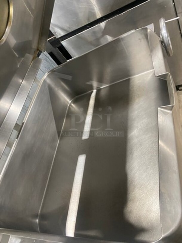 Groen Commercial Natural Gas Powered Skillet/Braising Pan! All Stainless Steel! On Legs! - Image 5 of 8