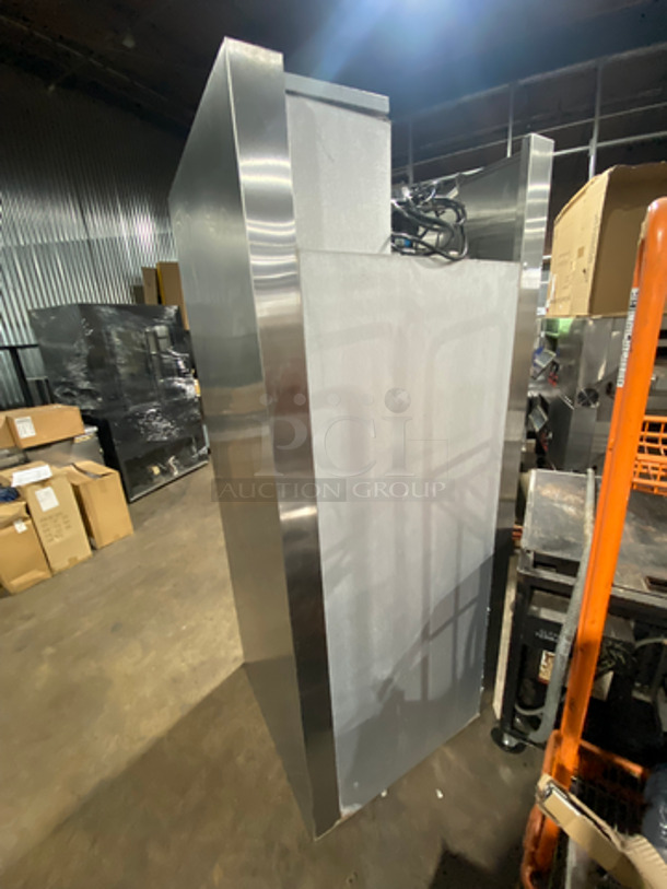 NICE! Traulsen Commercial Single Door Reach In Refrigerator! Solid Stainless Steel! Model: RRI132LRIFHS SN: T988680G00! Not Tested!  115V 60HZ 1 Phase - Image 4 of 9