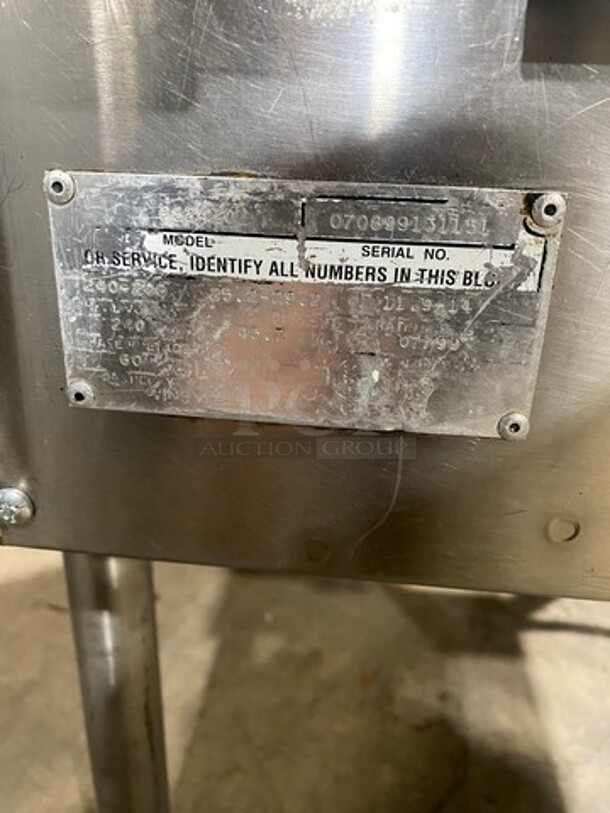 Winston Commercial Electric Powered Pressure Fryer! All Stainless Steel! On Legs! Model: PS2410 SN: 070899131151 240/208V - Image 10 of 10