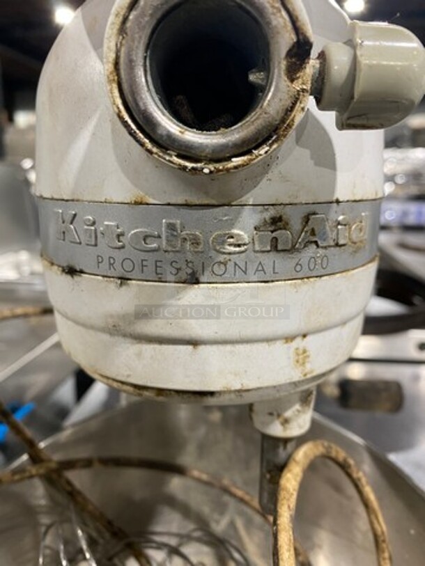 Kitchen Aid Countertop Planetary Mixer! With Mixing Bowl! With Paddle And Whisk Attachments! - Image 8 of 8