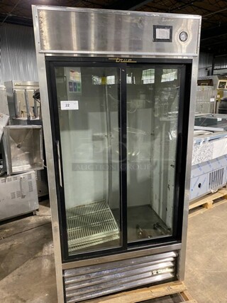 True Metal Commercial 2 Door Reach In Cooler Merchandiser w/ Poly Coated Racks! MODEL TSD33G SN:5050840 115V 1PH