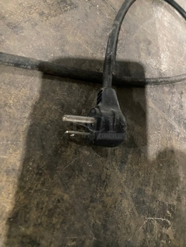 Vendo Commercial Countertop Food Warming Display Case! All Stainless Steel! Model: HFD000006 SN: 1412075 115V 60HZ 1 Phase - Image 8 of 8