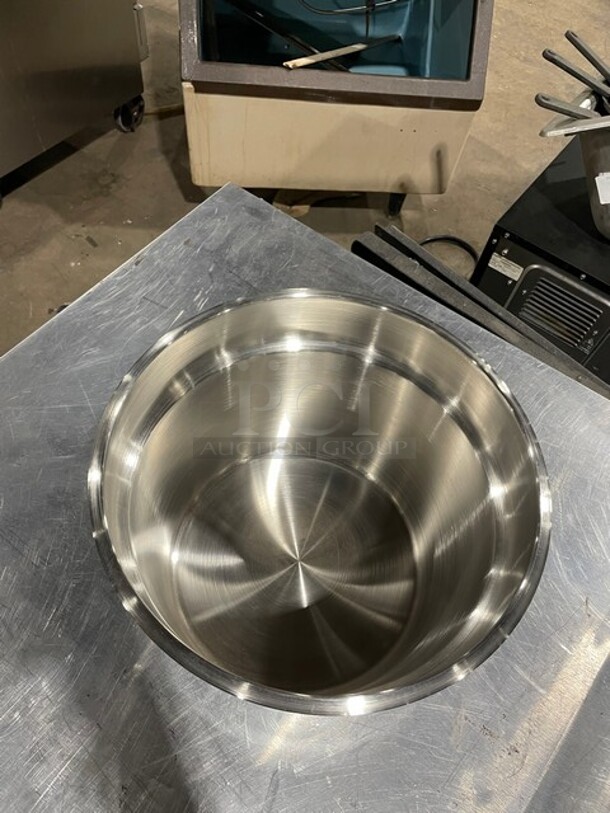 Winco Commercial Round Food Drop In Pan! All Stainless Steel! Holds 11 Qt! - Image 3 of 5