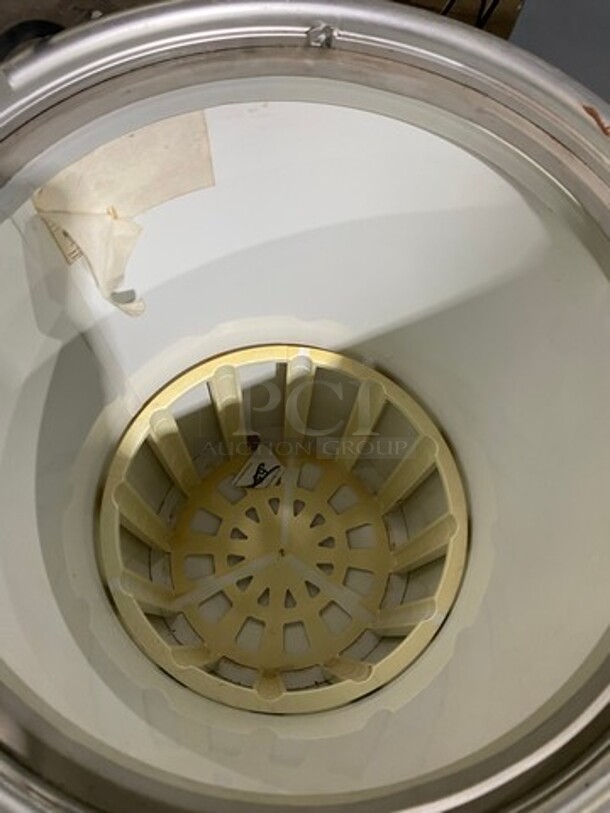 Reach Down Beverage Cooler Merchandiser! On Casters! Model: RBCCV2 SN: 1401169000US 115V - Image 5 of 7