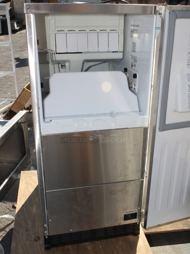 BRAND NEW SCRATCH & DENT! Hoshizaki AM-50BAJ 14 7/8" Air Cooled Undercounter Top Hat Cube Ice Machine - 51 lb. Power plug is bent. Right Side is dented. 	 - Image 7 of 7