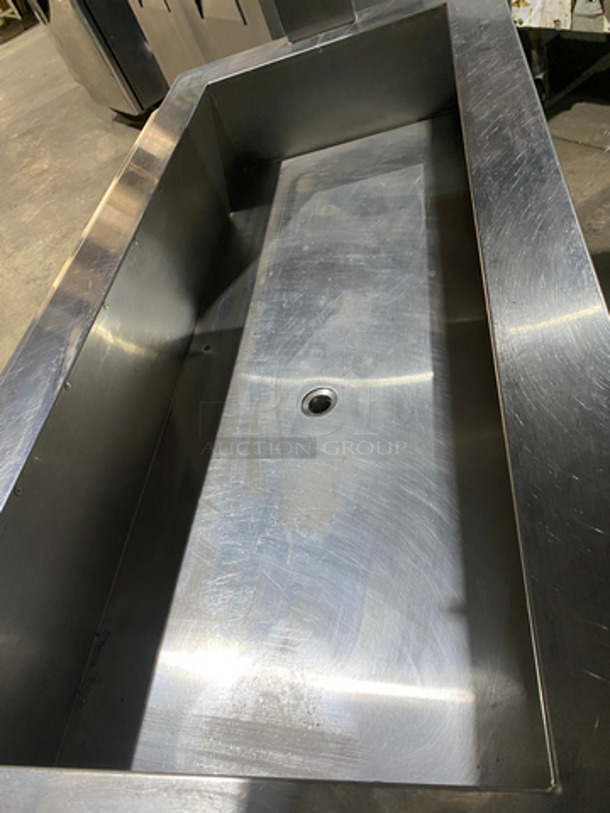MUST HAVE! Vollrath Commercial Refrigerated Cold Pan! With Lowering Prep/Serve Line! All Stainless Steel! On Casters! Model: M3616500001EFA SN: D32000635368008 120V 60HZ 1 Phase - Image 5 of 11