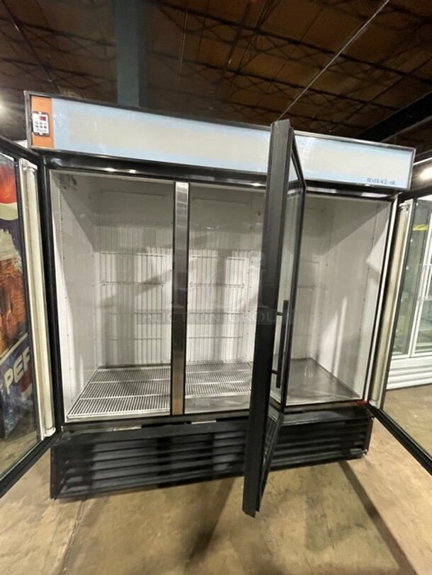 True Commercial Triple Glass Door Refrigerator Merchandiser! With Poly Coated Racks! 115V 1 Phase! Model: GDM-72 SN:1-4383488! - Image 5 of 8