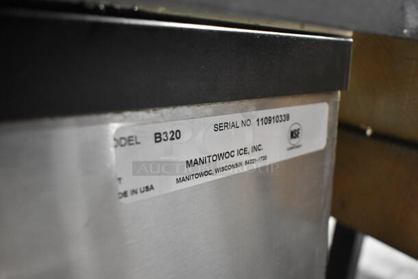 Manitowoc SD0322A Stainless Steel Commercial Ice Head on Manitowoc B320 Commercial Ice Bin. 115 Volts, 1 Phase.  - Image 6 of 6